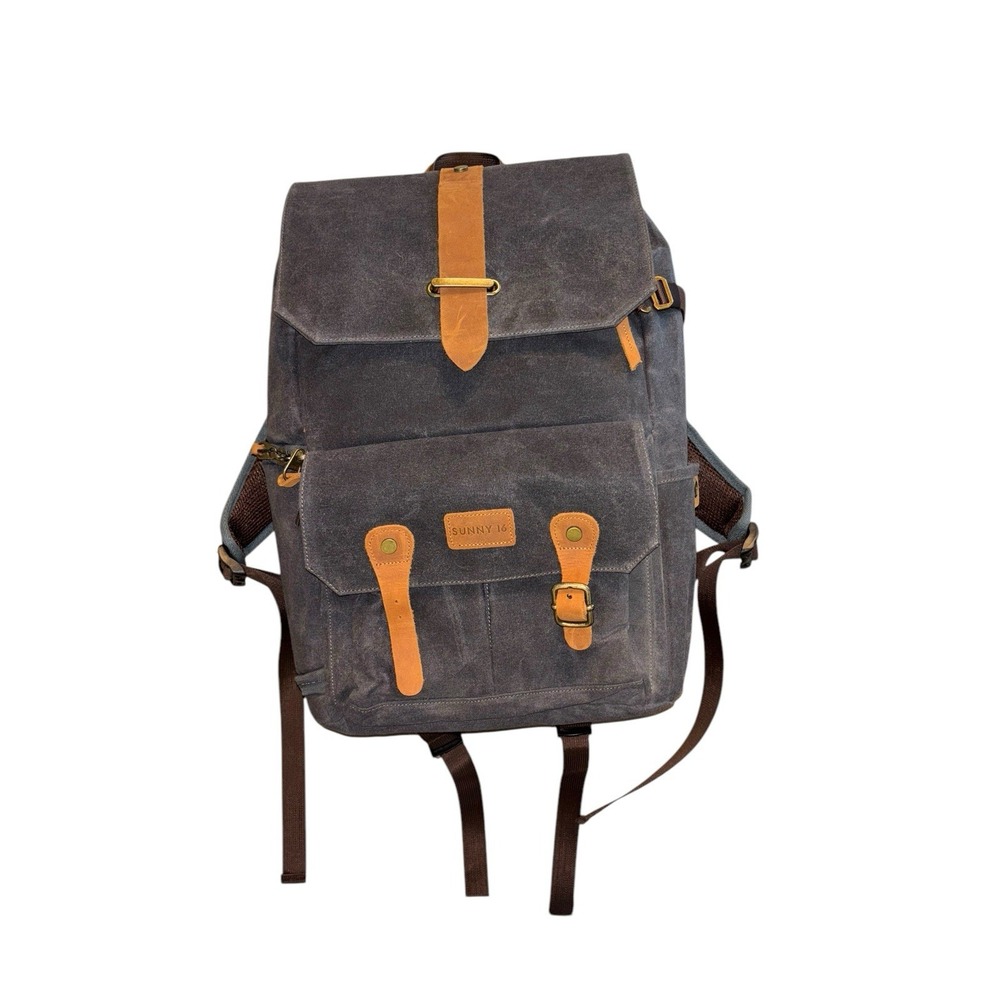 Sunny 16 The Voyager 31L Camera Backpack Excellent Condition One Missing Buckle